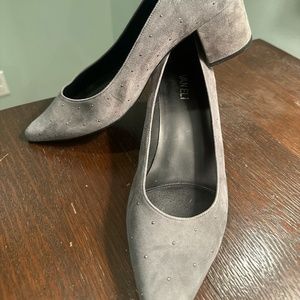 Vaneli, Gray Suede Pumps, 10 M
